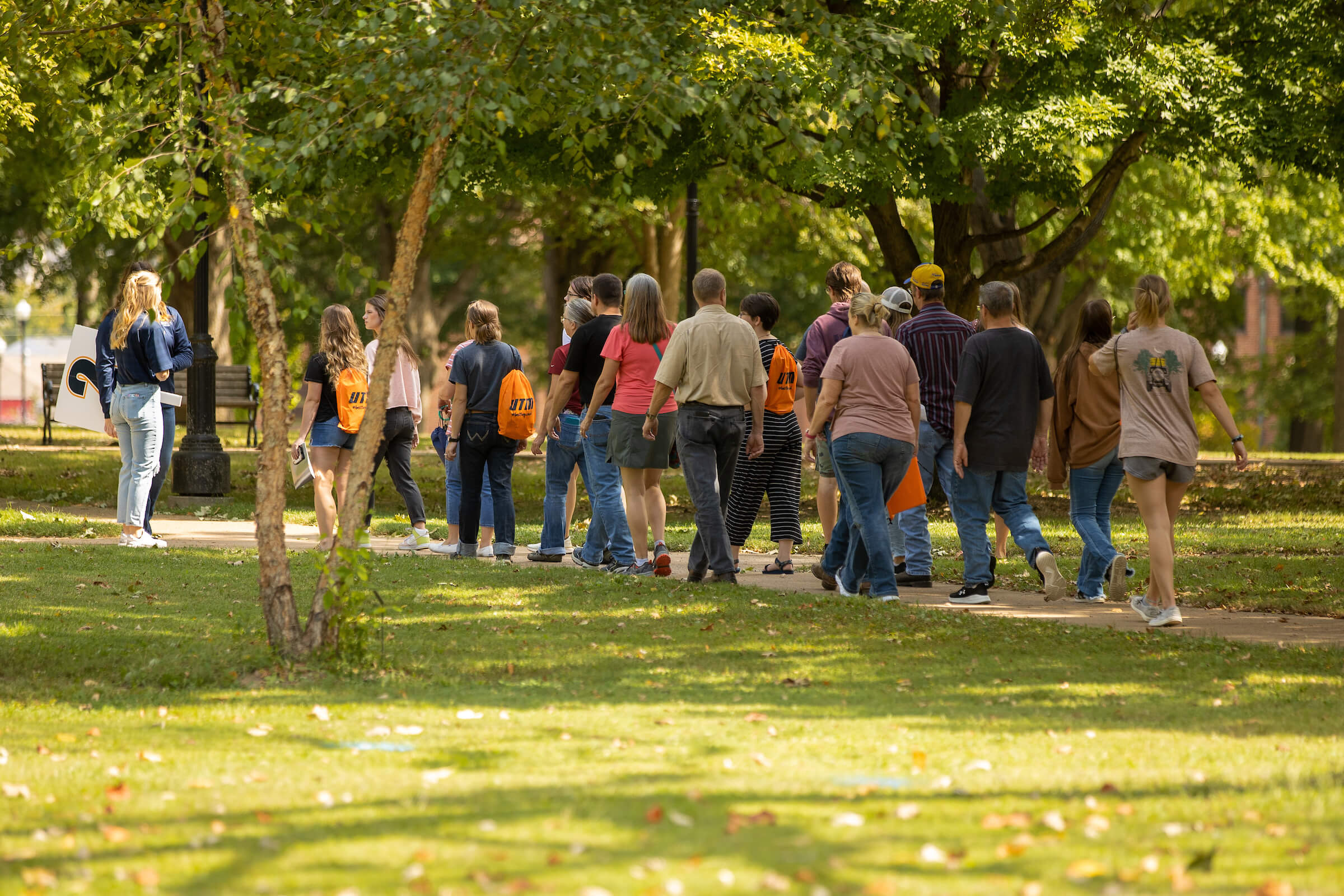 Group of students walking through the quad during Preview Day.